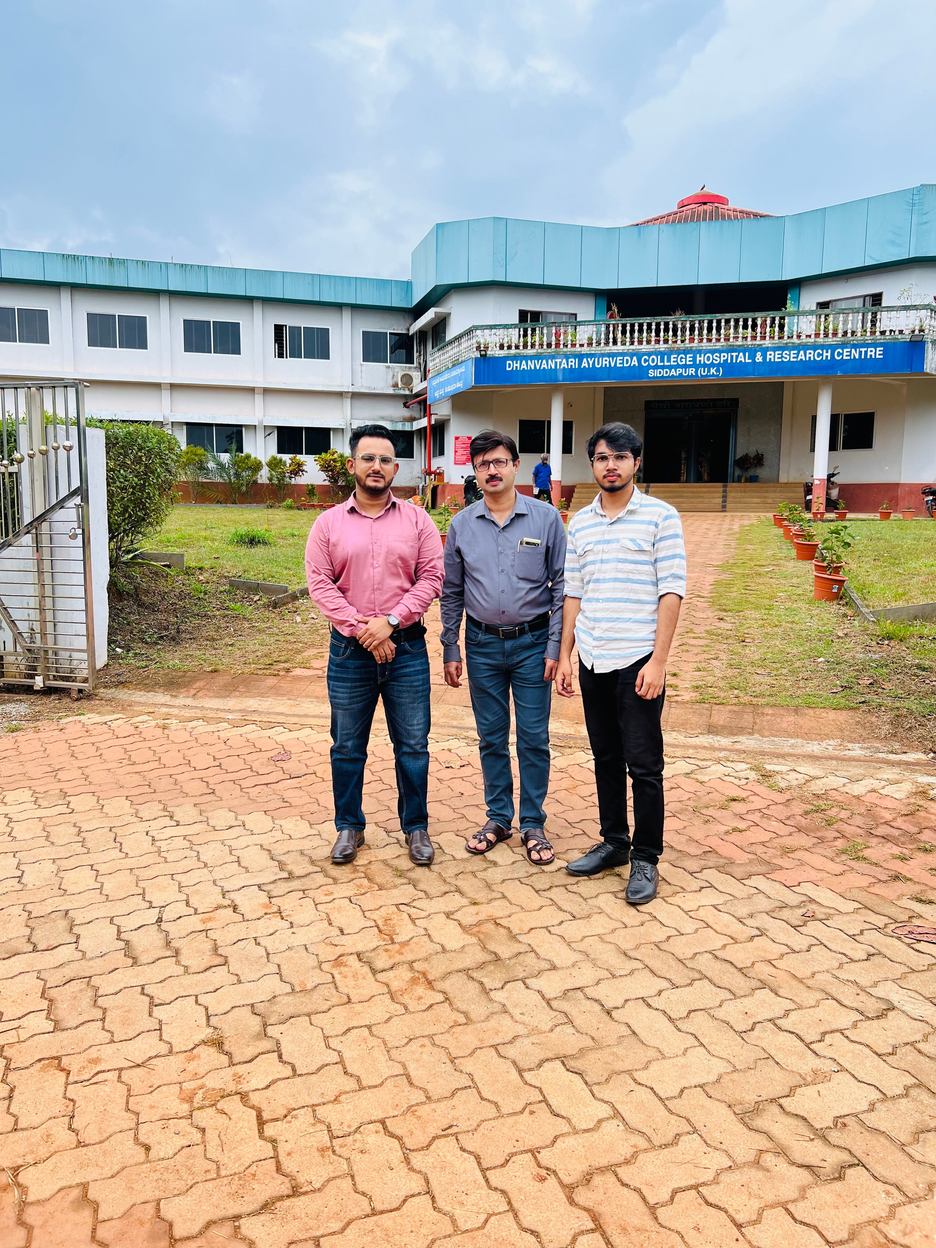Students at Dhanvantari Ayurveda College